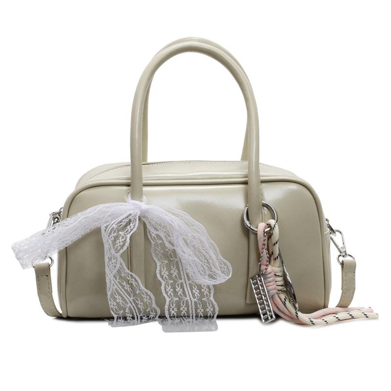 2025 fashion high sense dopamine ins wind hand pillow bag foreign style niche commuter versatile messenger bag women