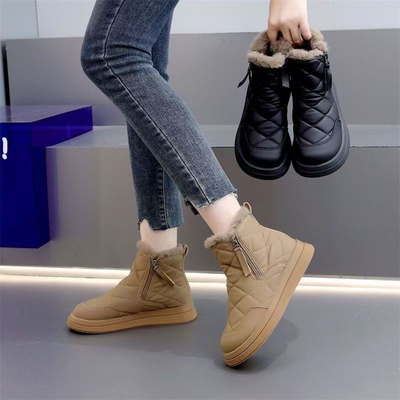 Leather Foreign Snow Boots Women's Winter 2025 New Velvet Thickened Northeast Cotton Shoes Waterproof, Non-slip and Warm Short Boots