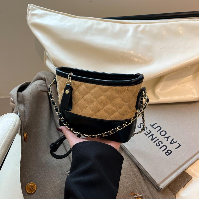 A High-end Stylish Women's Bag with Diamond-patterned Chain Splicing Single-shoulder Crossbody Bag for Wandering