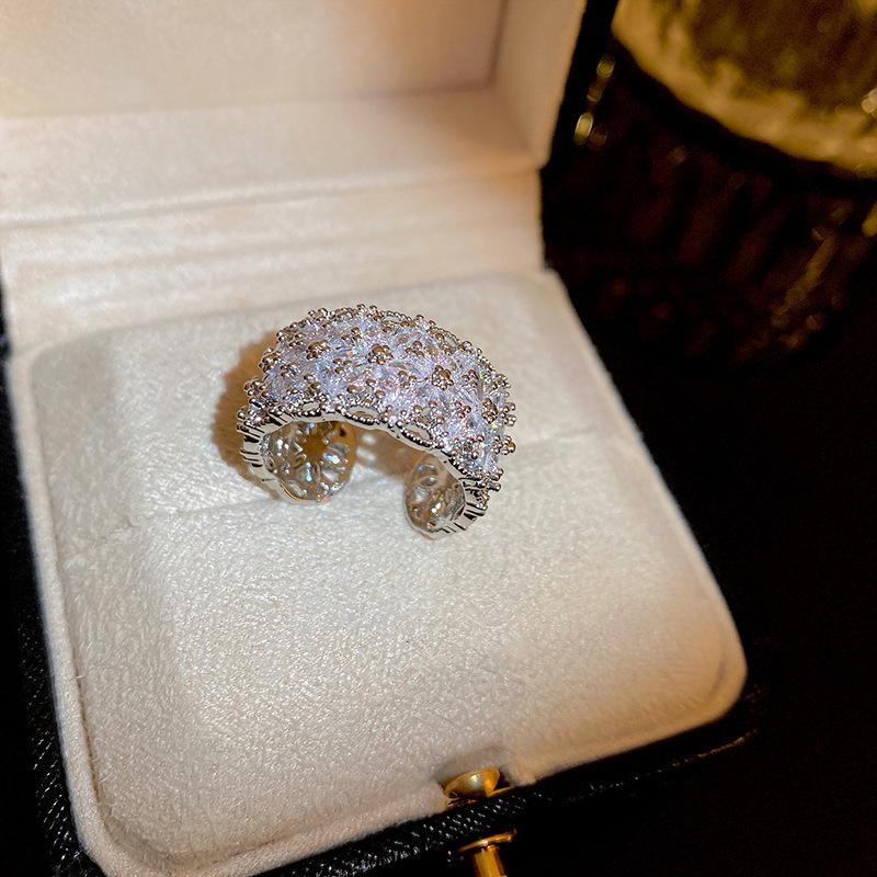 Anello Aperto Elegante Fiore di Zircone - Gioiello di Alta Gamma, Versatile per l'Indice per un Look Semplice e alla Moda