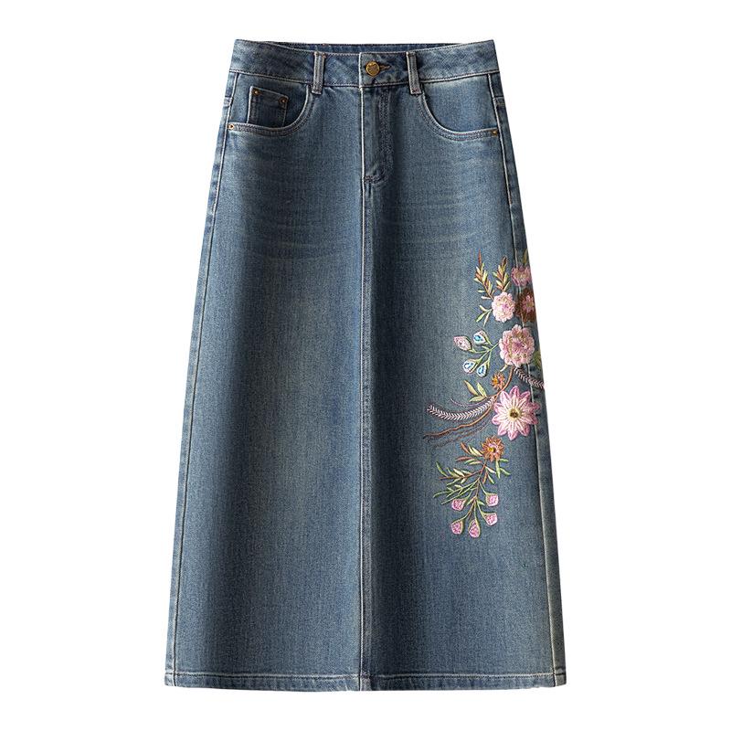 

Ретро Синяя Китайская Вышитая Джинсовая Юбка с Высокой Посадкой - Женская Осень 2025 Облегающий Стиль 5XL