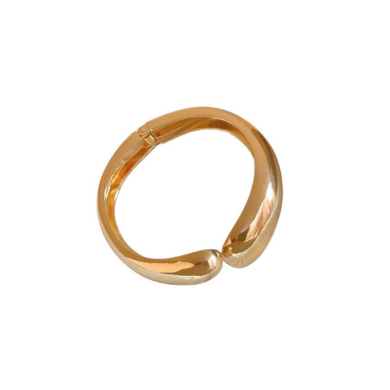Elegant Geometrisk Våg Fyrkantigt Armband: High-End Mode Armband för Kvinnor