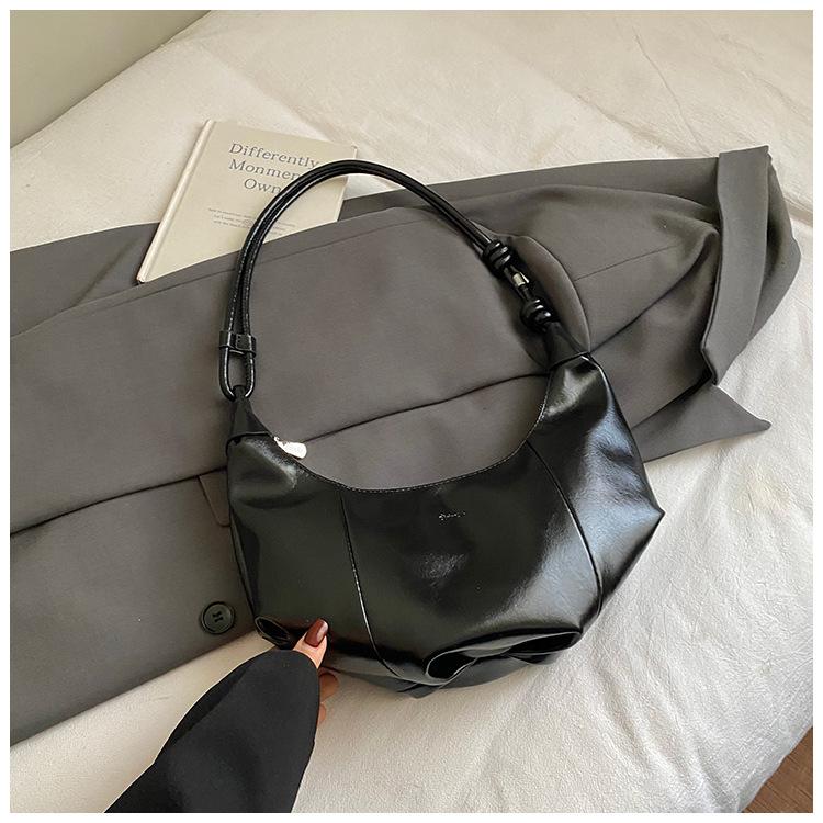 

Нишевая сумка подмышку женская зимняя новая модная сумка-пельмень большой вместимости сумка-мессенджер для поездок на работу