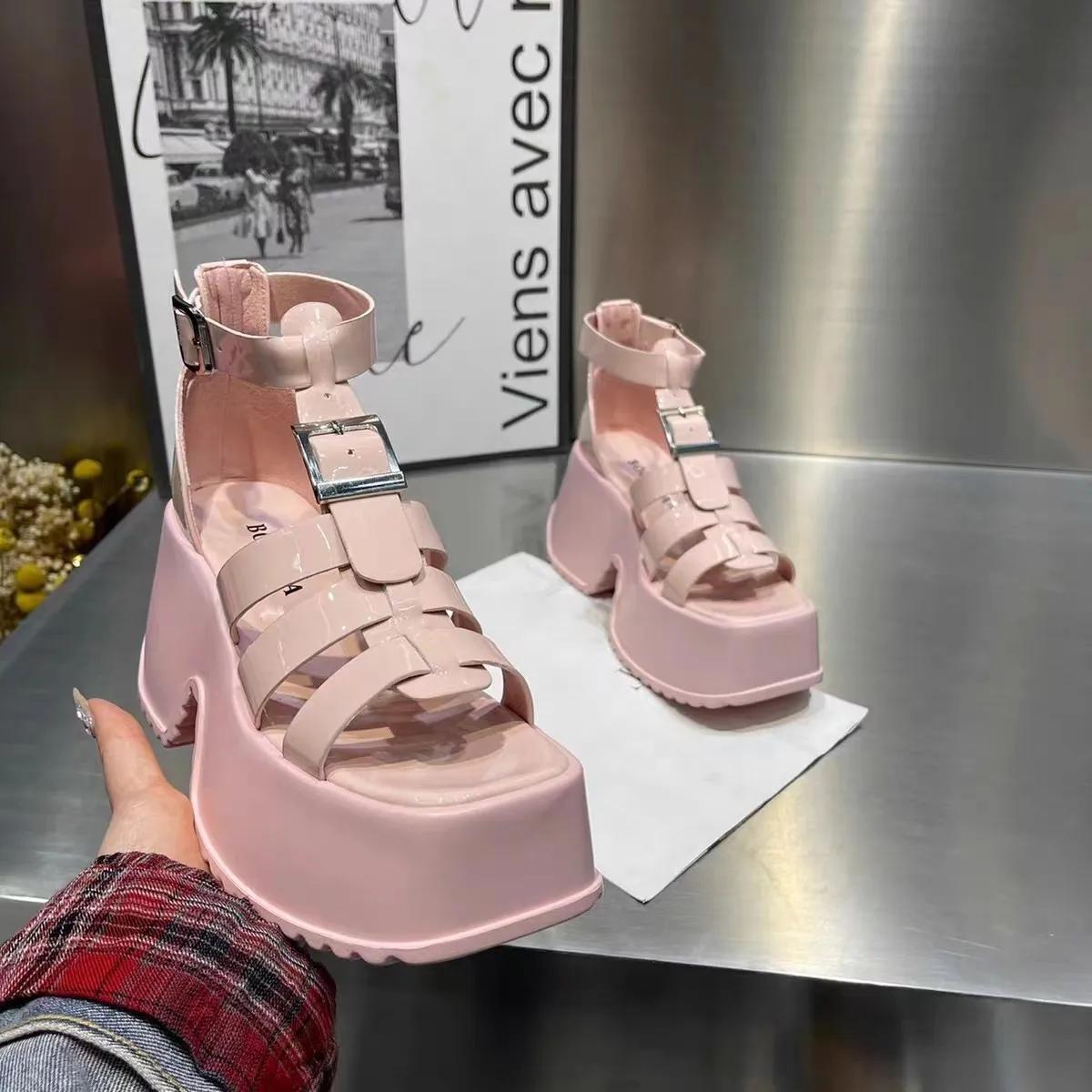 

Спроектированные вручную римские сандалии для женщин на лето с толстой подошвой, повышающей противоскользящее действие, высокие сандалии с заостренным носком 40 розовый