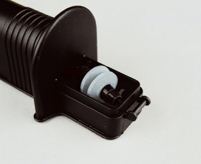 Kyocera Ascuțitor cu role Ascuțitor manual pentru cuțite Piatră de ascuțit ceramică fină Mișcare reciprocă înainte și înapoi de aproximativ 10 ori Ascuțire grosieră