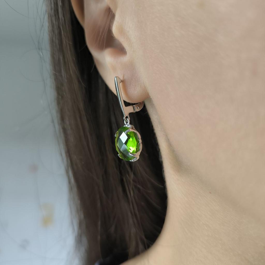 Silver Earrings with Chrysolite (60002315)