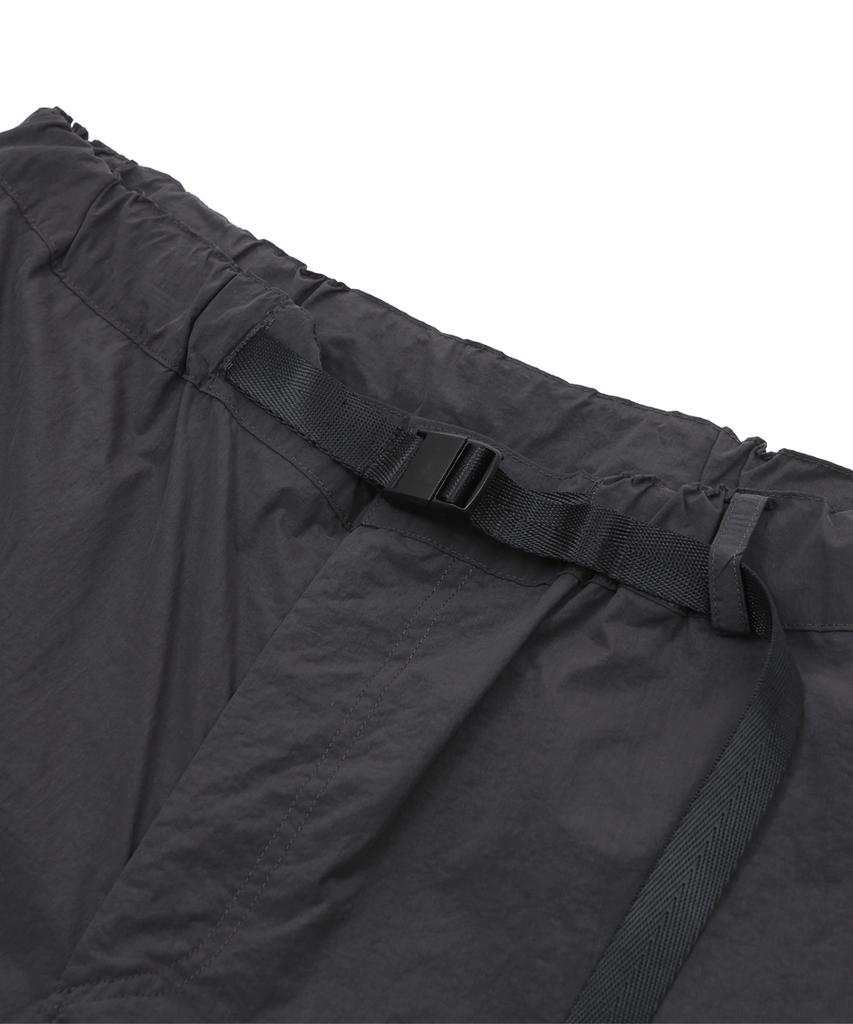 Haebeuopeudyuti Ruffle Compact Shorts (Dark Gray)