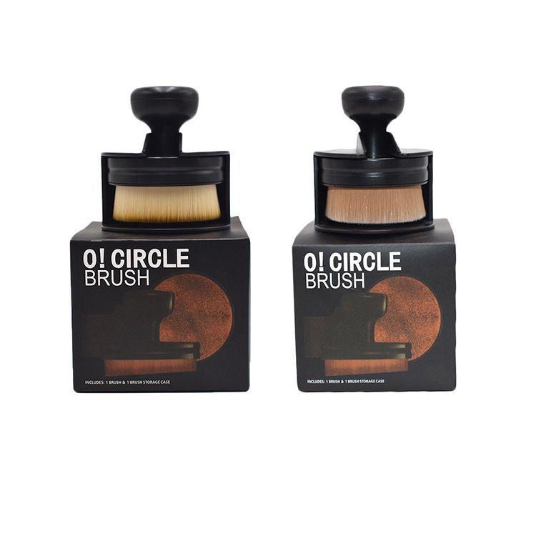 

Новая большая бесшовная кисть для тональной основы - Плоская головка, Мягкая щетина, Конструкция пуш-пул