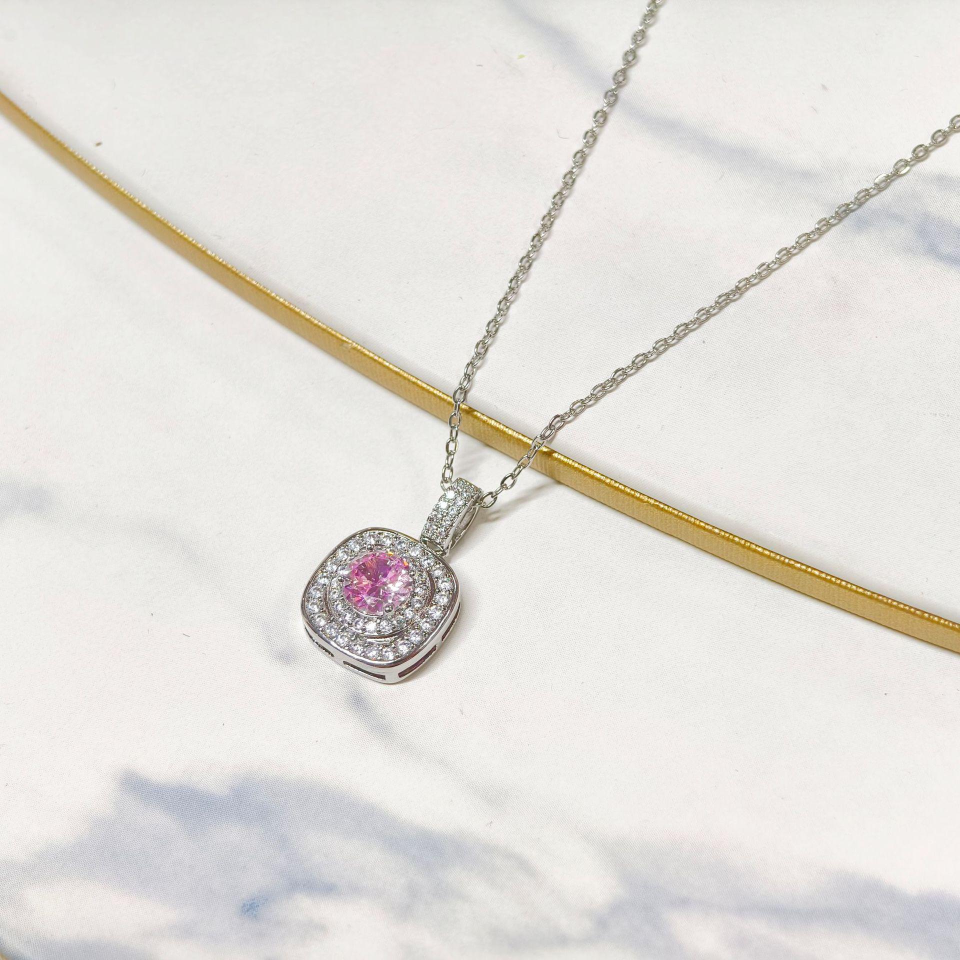 Gesen Jewelry: Princess Bag Pendant with Zirconia in Classic Color - Simple, Versatile, Light Luxury Design for Women.