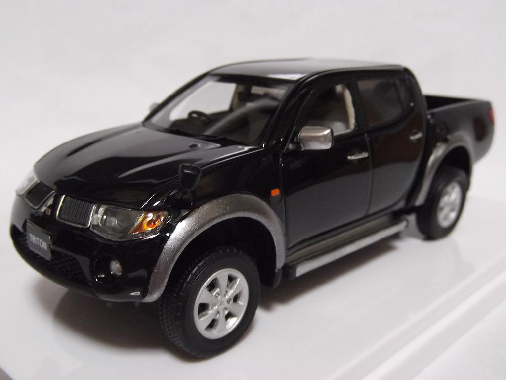TRITON Black Mica Finished Product WIT'S 1/43