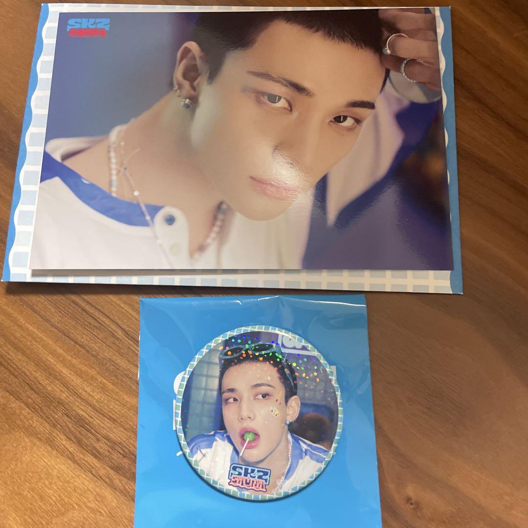

[USED] Stray Kids SKIZ Pop-Up Badge Trading Card Hyunjin