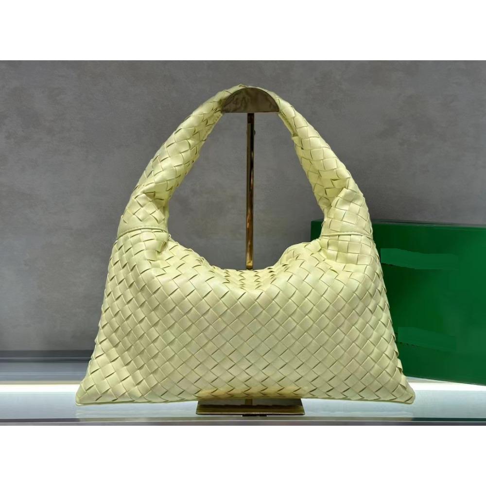 New Direct Batch Weaving Handheld Armbag Bull Horn Bag Crossbody Bag Can Be Used For Both Purposes