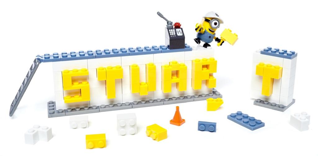 Mega Bloks Mega Construx Minions Name Builder 230 Pieces DRV32