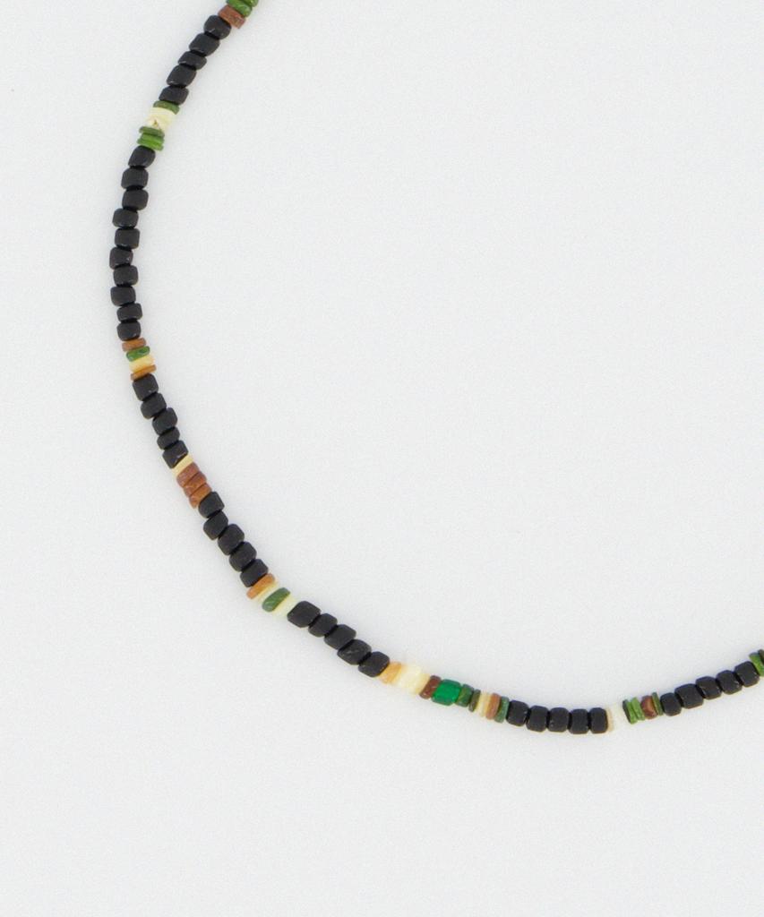 Douhab Pebble – Moss Necklace / Black