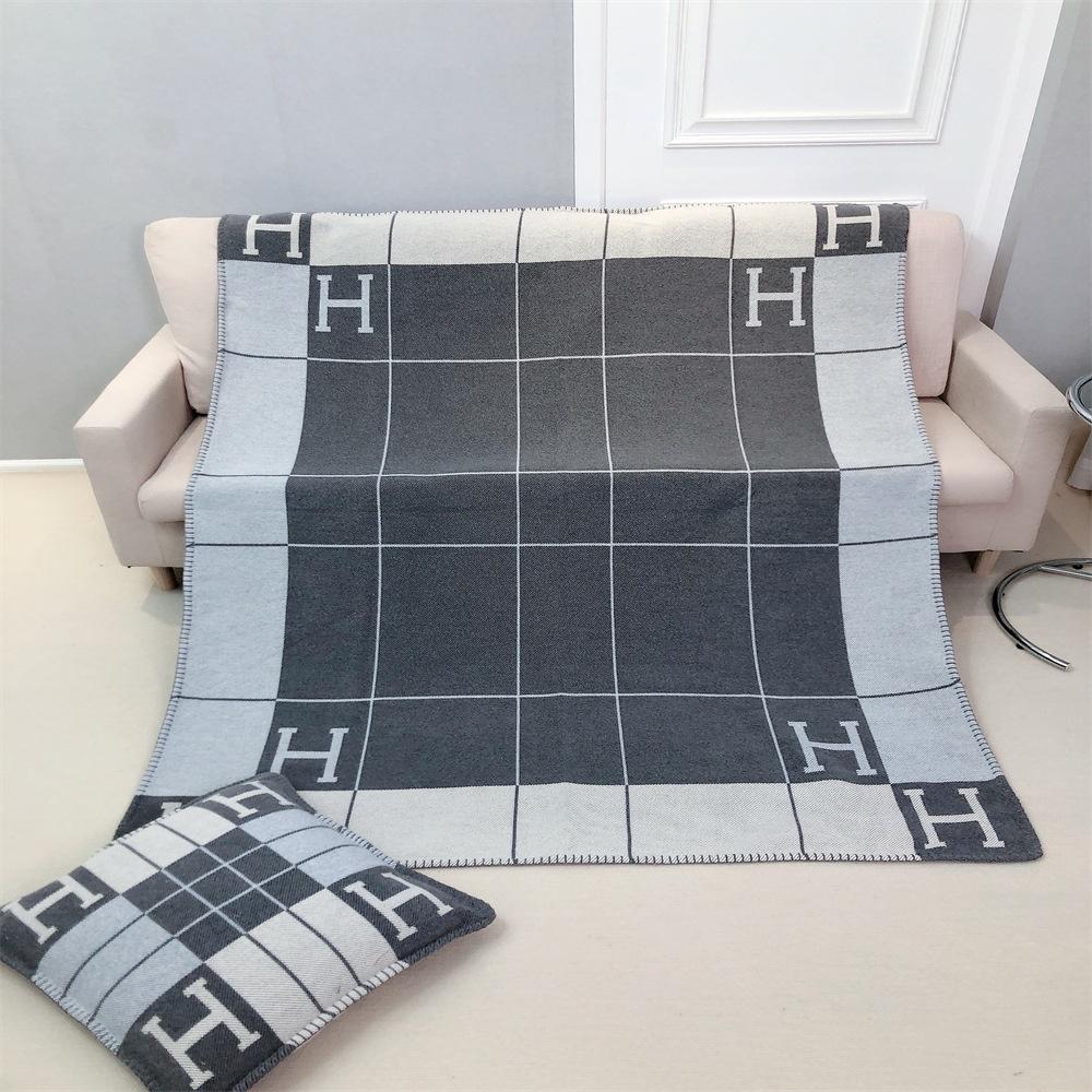 Modern And Simple Style Cashmere Blanket For Office Nap Sofa And Camping
