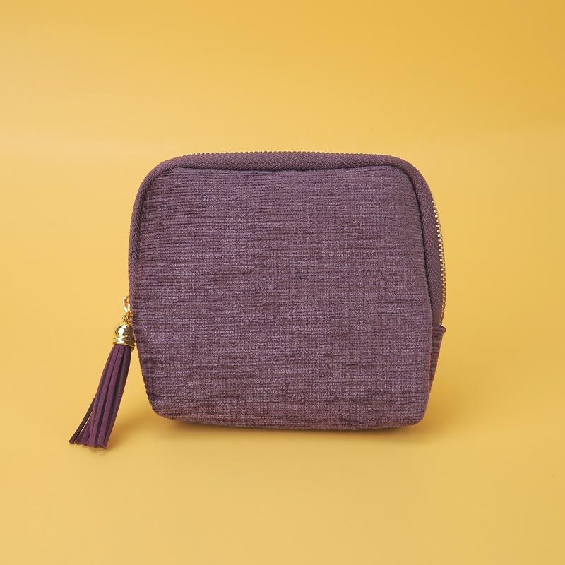 Elegant Tassel Jewelry Pouch with Zipper - Portable Organizer for Rings, Pendants, and Bracelets