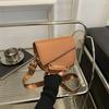 Nischendesign, vielseitige, schlichte Messenger Bag, Damentasche 2025, neue trendige Mode, kontrastierende Farbe, Satteltasche, Damenschultertasche