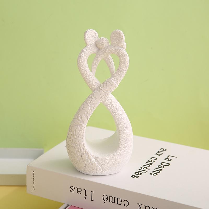 Abstract Resin Sculpture Ornament: Hugging Couple for Bedroom Decor