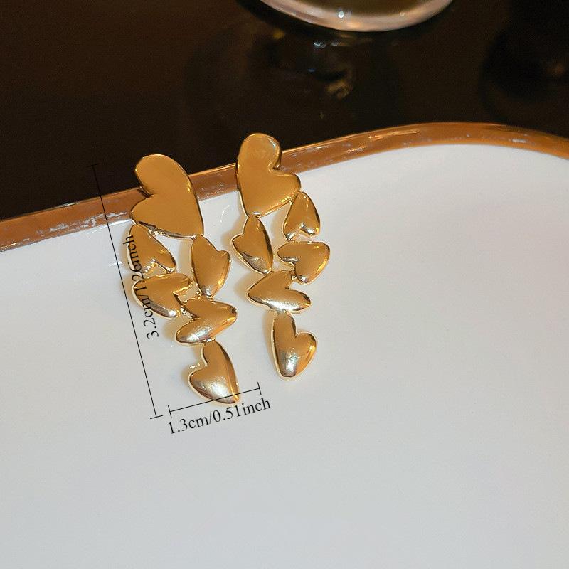 1 Pair of Stylish Irregular Earrings, Designer Style, Heart-shaped Gloss Magazine Style, Exaggerated Earrings