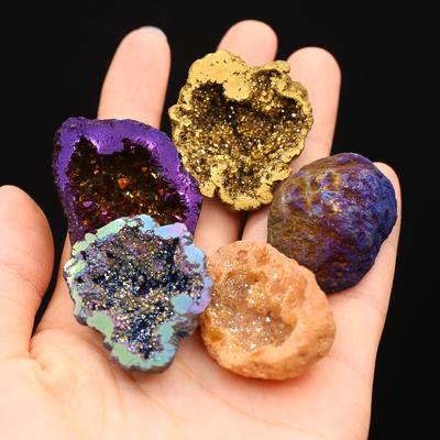1 Stück Natürliche Achat Füllhorn Kristallhöhle Energie Edelstein Exemplar Galvanisiert mit Farbe Ornament Dekoration Kleine Wohnungseinrichtung 30-35mm ADM