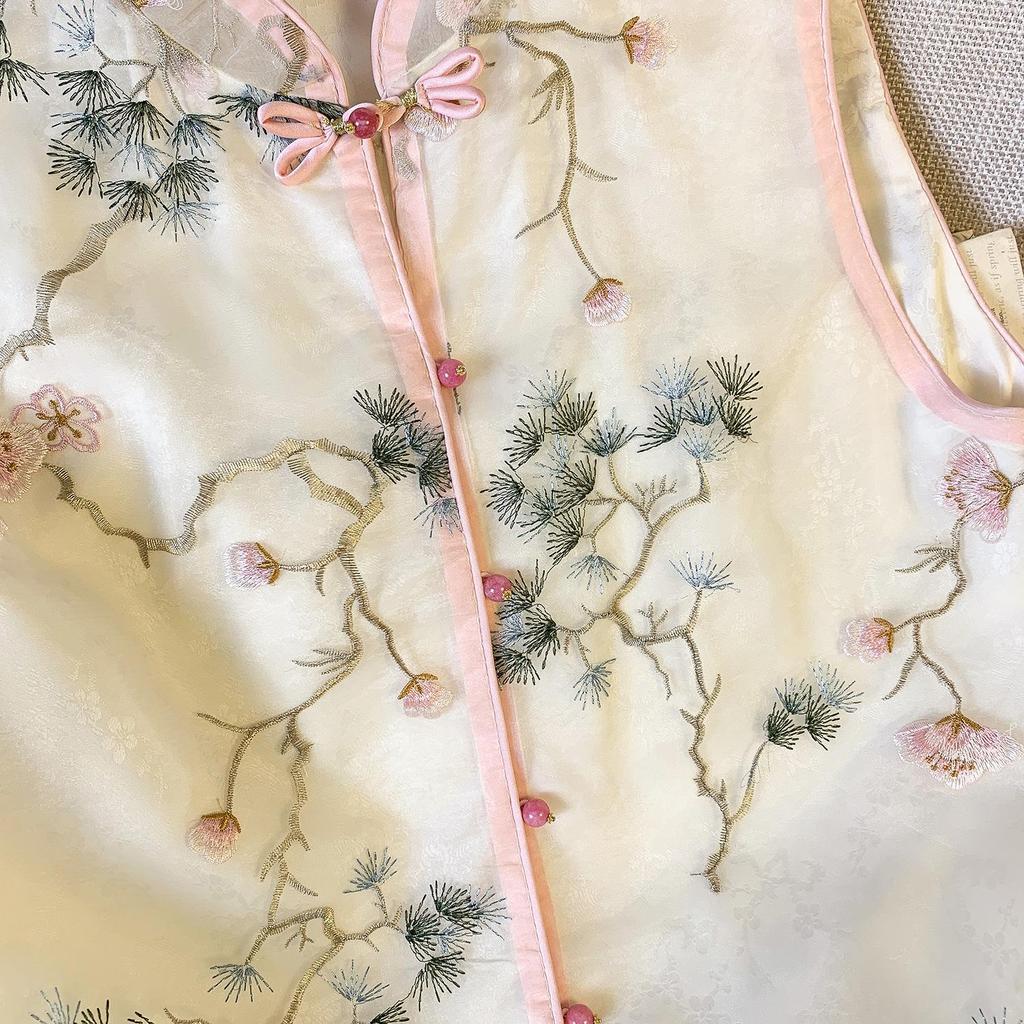 2024 Summer Women's Retro Chinese Style Embroidered Frog Button Sleeveless Vest