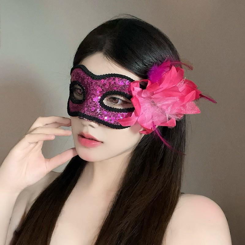 Sexy Spitzen-Halbmaske mit Federn - Halloween-Make-up Maskerade-Party-Accessoire