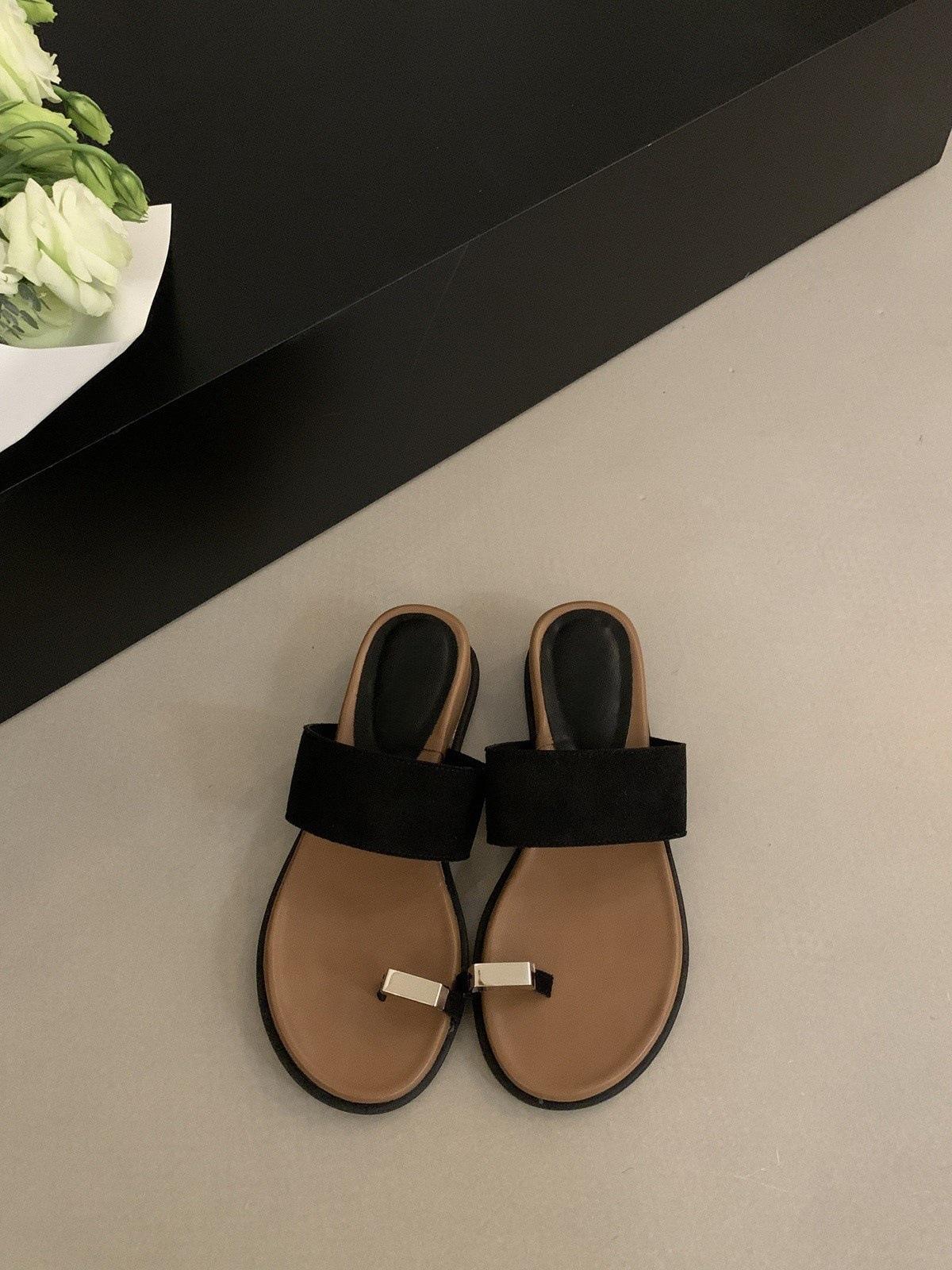 

French thick-soled heightening set of toe cool slippers for women s summer wear 2025 new one-word belt flat-bottomed casual beach sandals 35