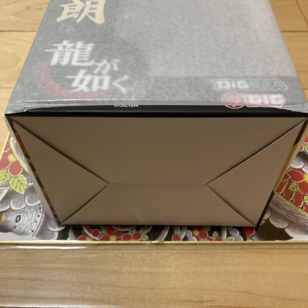 [USED] Yakuza Goro Majima figure with mini folding screen