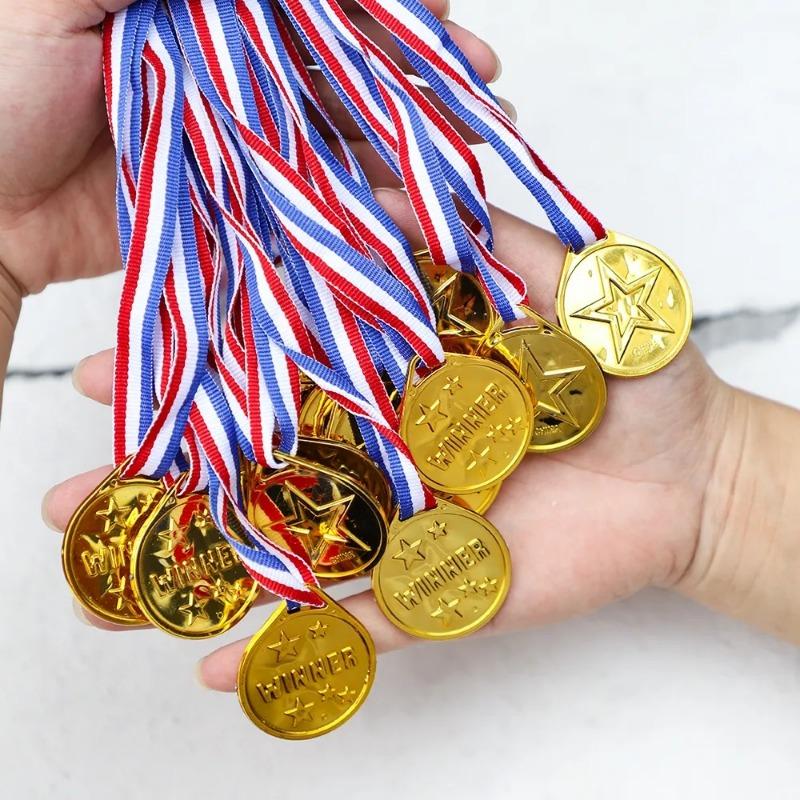 Top Quality Children's Gold Winners Medal Hanging Tag Toy Gold Game Medal Toys for Kid Birthday Party Favor Pinata Fillers