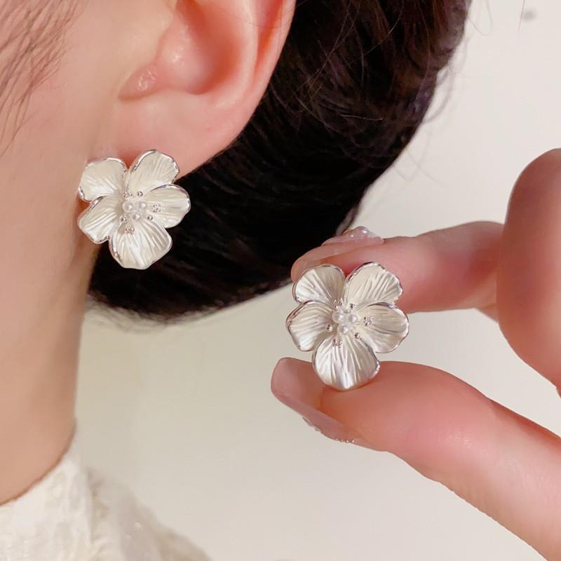 MEETSOFT 925 Silver Geometric Pleated Flower Pearl Stud Earring for Women Fine Jewelry High Luxury Vintage Accessories