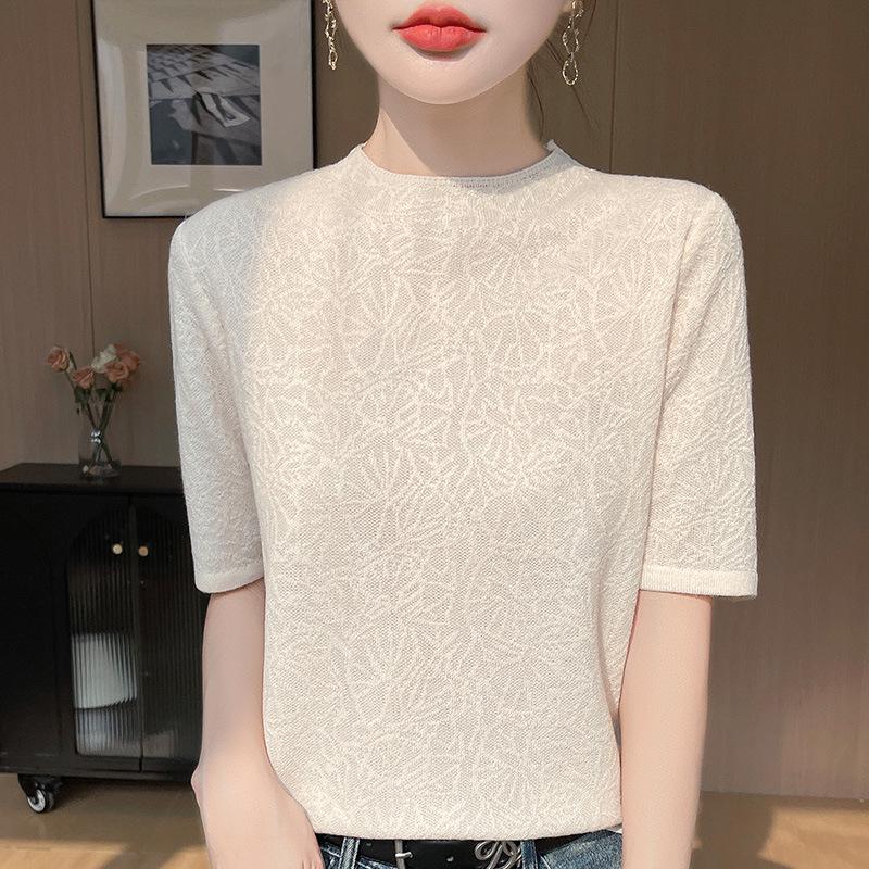 

Женский трикотажный топ из тонкой шерсти с тональным узором, с рукавом пять четвертей - Коллекция весна/лето 2025 M грязно-белый