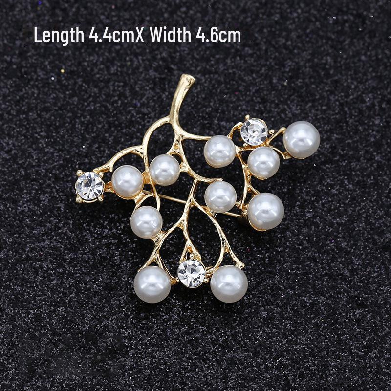 

«Элегантная женская брошь-заявление»: Модная булавка для шарфа или акцента на одежде.