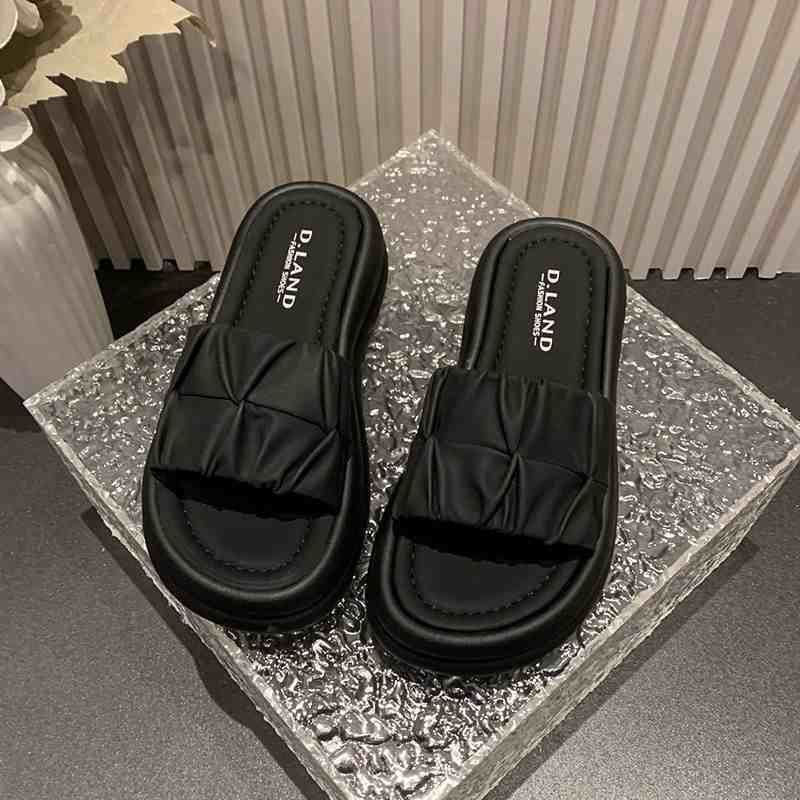 Slippers wear women's summer skirt new fashion thick bottom heightening non-slip beach casual one-word drag