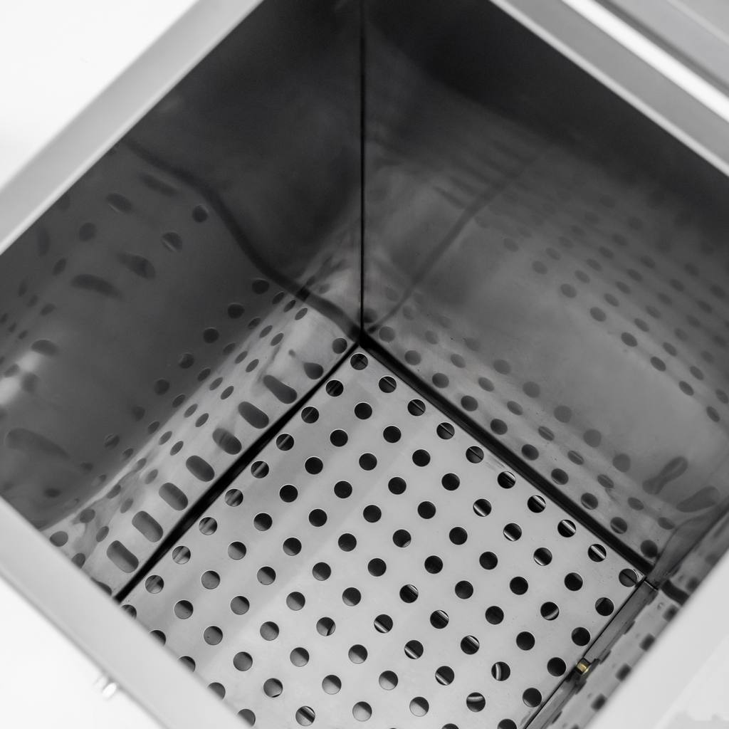 Geflügelbrüher Mega-M CH 3-5K. 70L. 1800W 230V N