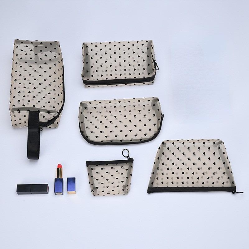 Přenosná cestovní a make-up taška z černé nylonové síťoviny