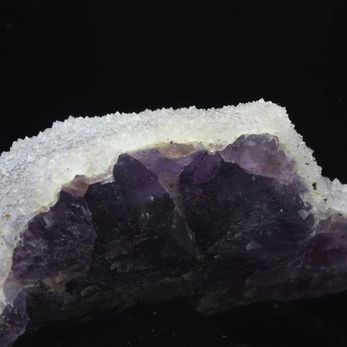 Pierres et Minéraux. Quartz, Fluorite. 233.0 ct. Pont des Bouyges, Corrèze, France.