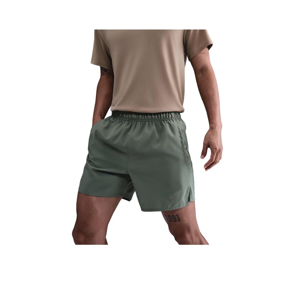 Nike Challenger Solid Loose Fit Elastic Waist Three-Quarter Casual Shorts Men shorts DV9364-364