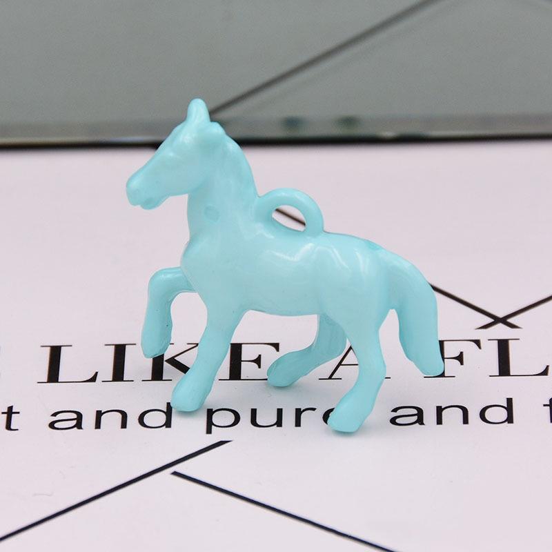 10 szt. Akrylowe Uv Błyszczące Kolorowe Charmsy Wisiorki 3D Konia Do Tworzenia Biżuterii Naszyjnik Kolczyki Bransoletka Akcesoria DIY