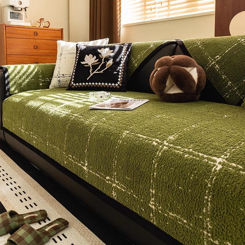 

Sofa Cushion Winter Non-Slip Plush Antique Plaid Seat Cushion Straight Row Leather Sofa Retro High-End Sofa Cover 70*70cm