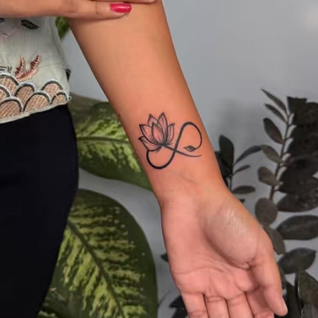 Ins Simple Love Flower Butterfly Swallow Mobius Ring Infinite Loop Wrist Tattoo Sticker