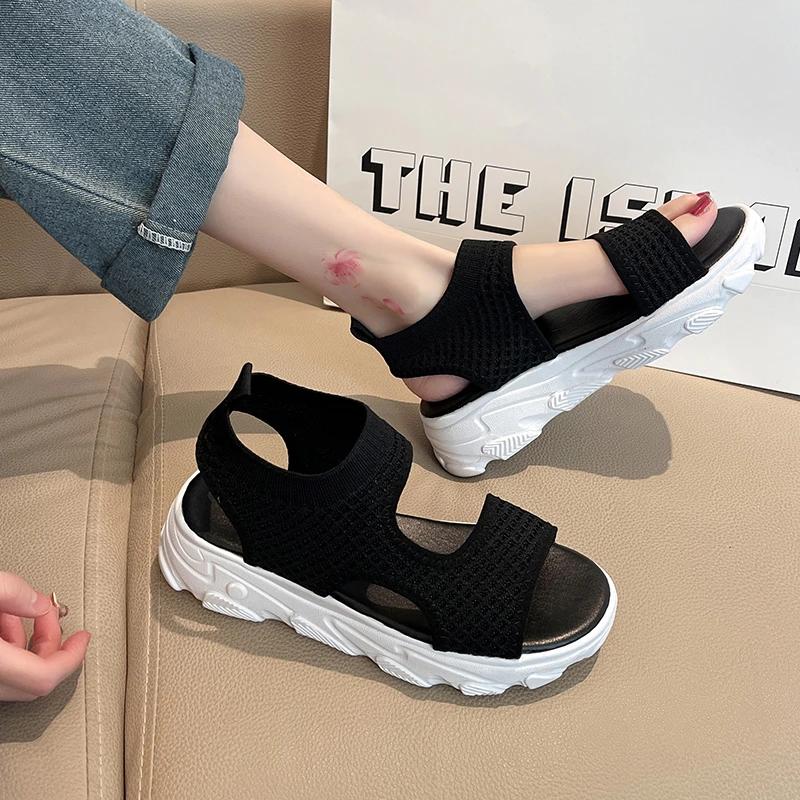 Mode Sportlicher Stil Zehenfrei Flacher Absatz Damen Sandalen 2024 Sommer Slip-On Mesh Rutschfest Atmungsaktiv Designer Sandalen Große Größe