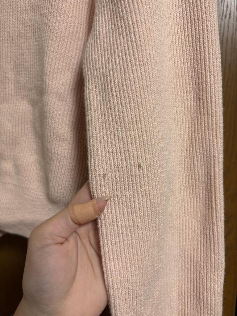 [USED] TWICE Momo wears GROVE cardigan in pink