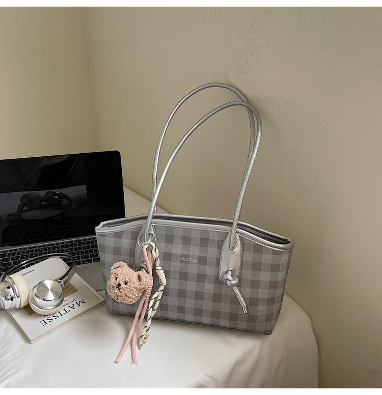 New plaid shoulder bag summer 2025 popular versatile handheld underarm bag fashion trend tote bag women