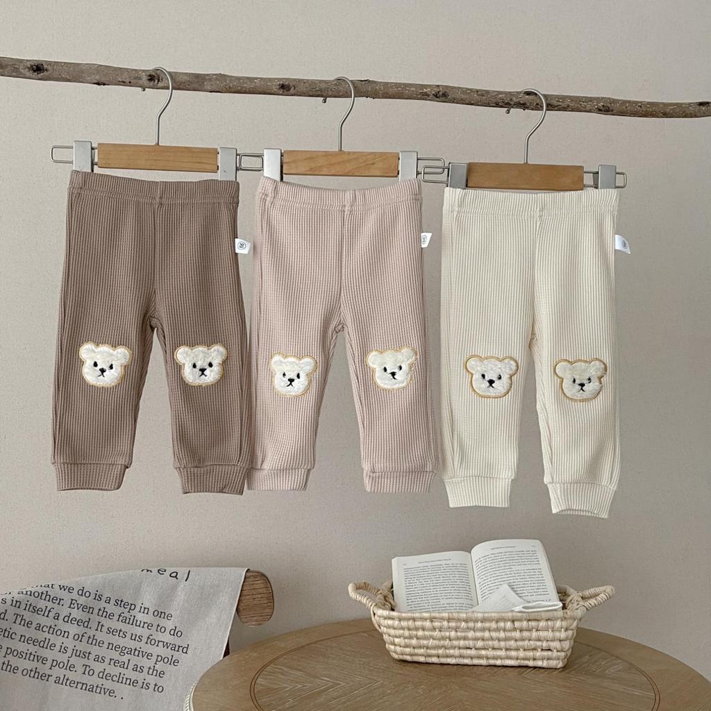 Waffelstrick-Bärenhose für Babys – Lässige koreanische Hose für Jungen & Mädchen
