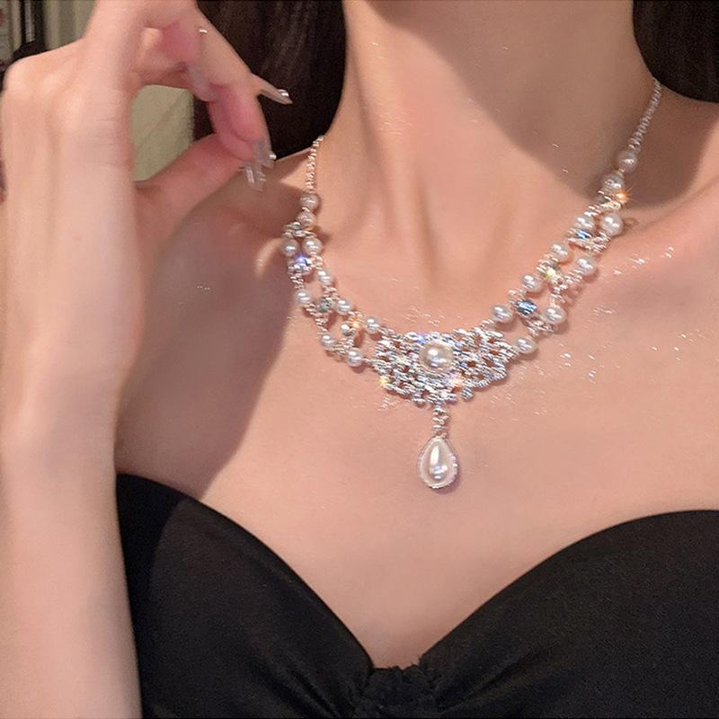 Collier Guochao avec serrure de sécurité sertie de diamants et perle en forme de goutte d'eau chaîne de clavicule personnalité de niche collier exagéré tempérament femme