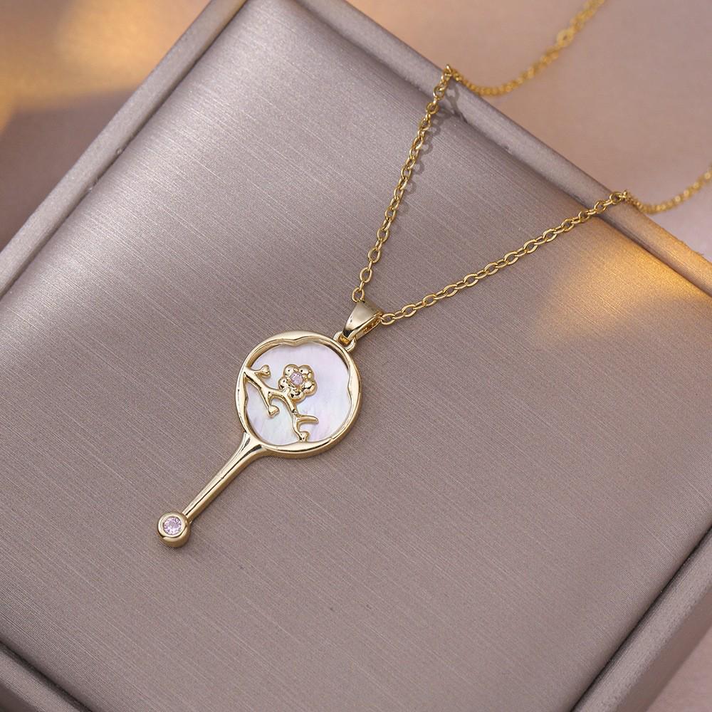 Women's Fashion Heart Pendant Necklace - Elegant, Simple Design, Versatile Clavicle Chain Jewelry