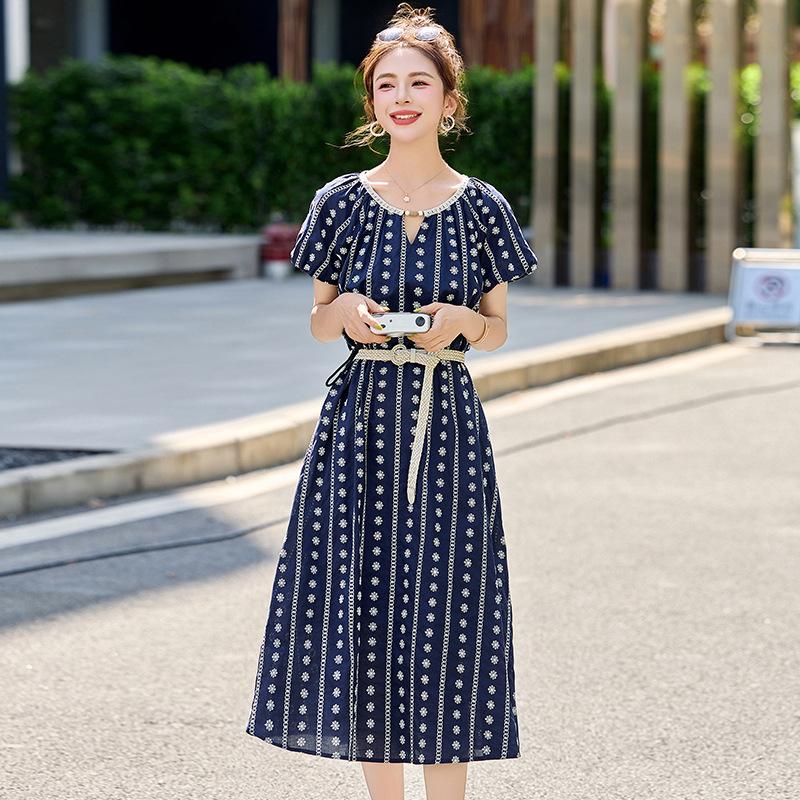 

Новое летнее платье супер красивое, уникальное и красивое, и по темпераменту это приталенное вышитое платье. 2XL тёмно-синий