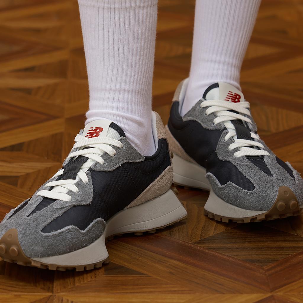 New Balance 327 Harbor Grey Gum Unisex Sneakers White MS327UD