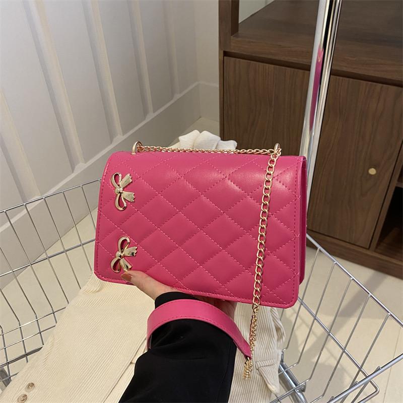 

Stylish Mini Shoulder Bag Elegant Quilted Chain Crossbody Purse For Women In Black White Khaki And Rose Pink троянди рожеві кольору