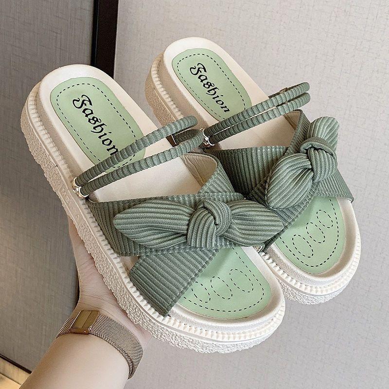 Niche sandals female summer 2025 Internet celebrities wear skirts fairy wind thick soles outside wear home super light non-slip women's shoes